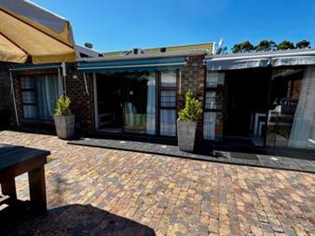 Townhouse for rent in Groot Brak Rivier, Western Cape