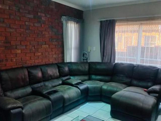 Townhouse for rent in Bloemfontein, Mangaung Metropolitan Municipality
