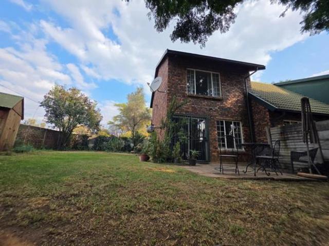 House for rent in Waterkloof, Gauteng