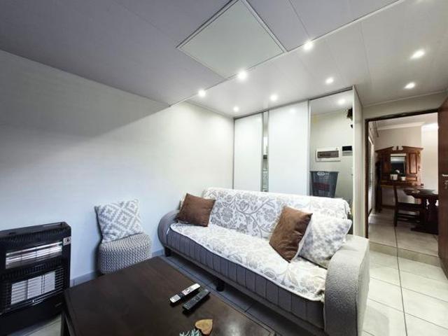 Townhouse for sale in Bergsig, Durbanville
