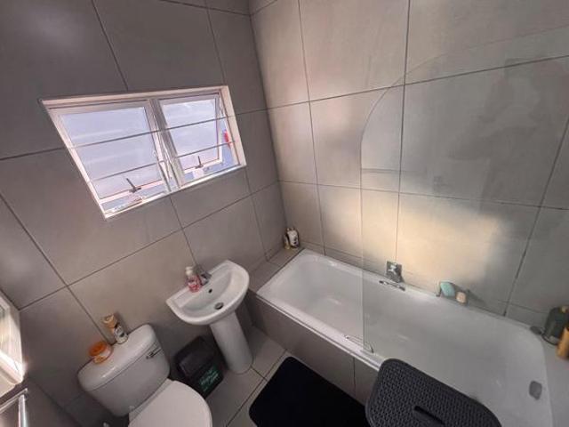 Townhouse for rent in Seaview, Kwazulu-natal