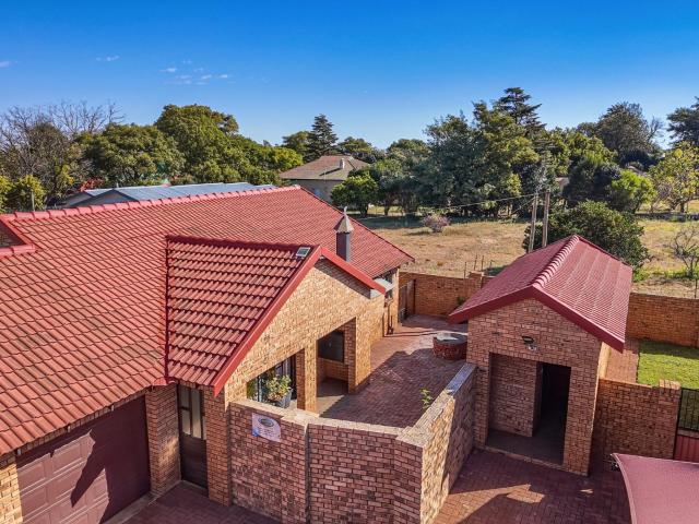 Townhouse for sale in Derby, North West