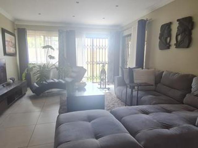 Townhouse for rent in Secunda, Govan Mbeki