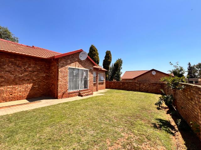 Townhouse for rent in Tembisa, Gauteng