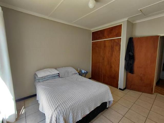 Townhouse for rent in Dr Kenneth Kaunda, North West