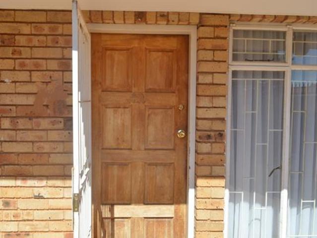 Townhouse for sale in Dr Kenneth Kaunda, North West