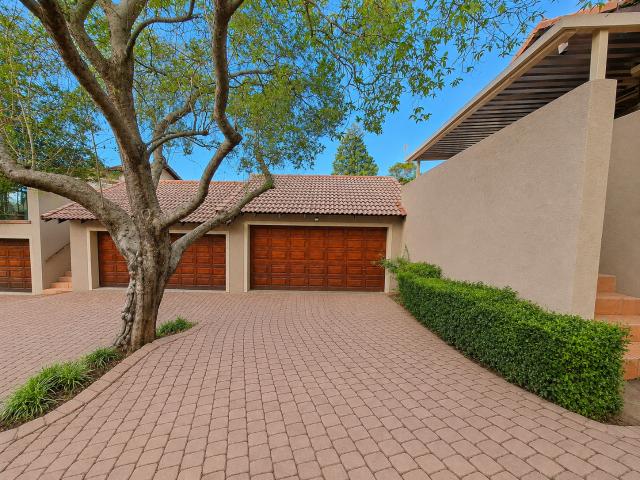 Townhouse for sale in Waterkloof, Gauteng