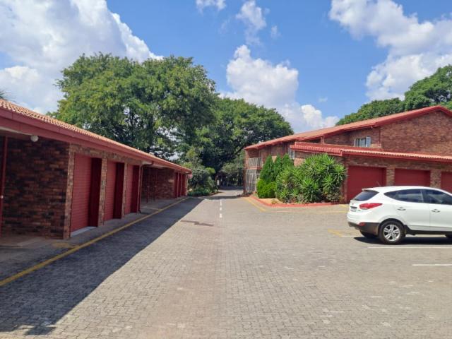 Townhouse for sale in Waterkloof, Gauteng