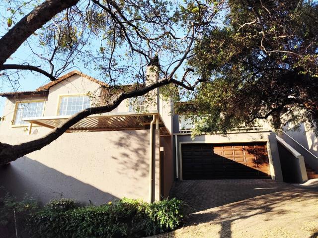 Townhouse for sale in Pretoria, City of Tshwane Metropolitan Municipality