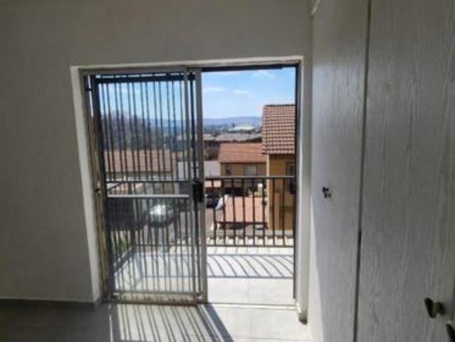 Townhouse for rent in Waterkloof, Gauteng