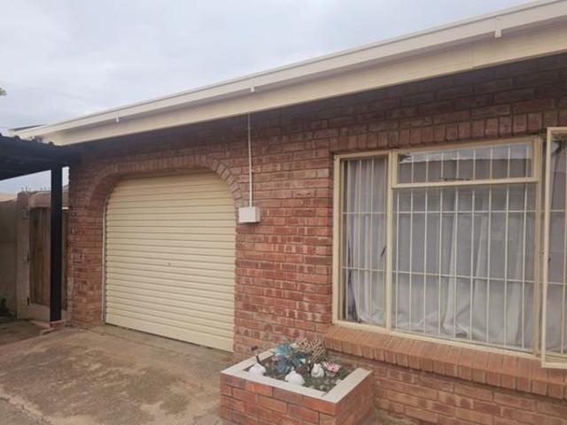 Townhouse for sale in Ladybrand, Mantsopa Local Municipality