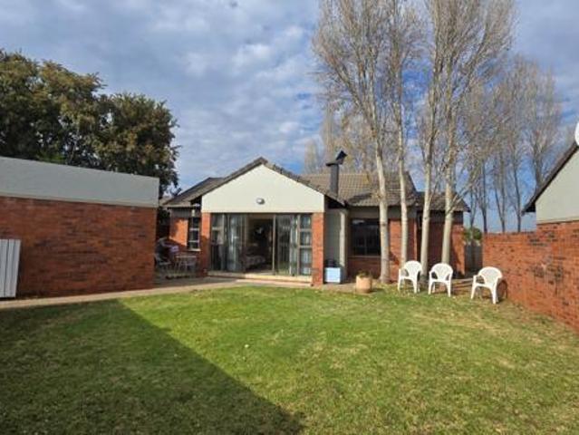 Townhouse for sale in Bloemfontein, Free State