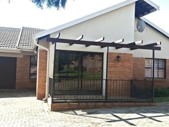 Townhouse for sale in Bloemfontein, Mangaung Metropolitan Municipality