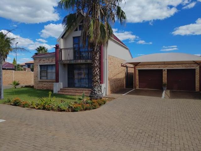 Townhouse for sale in Bloemfontein, Free State
