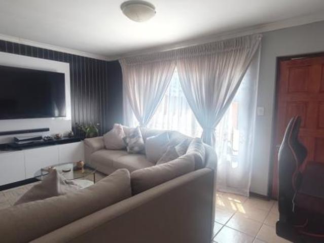 Townhouse for sale in Bloemfontein, Mangaung Metropolitan Municipality