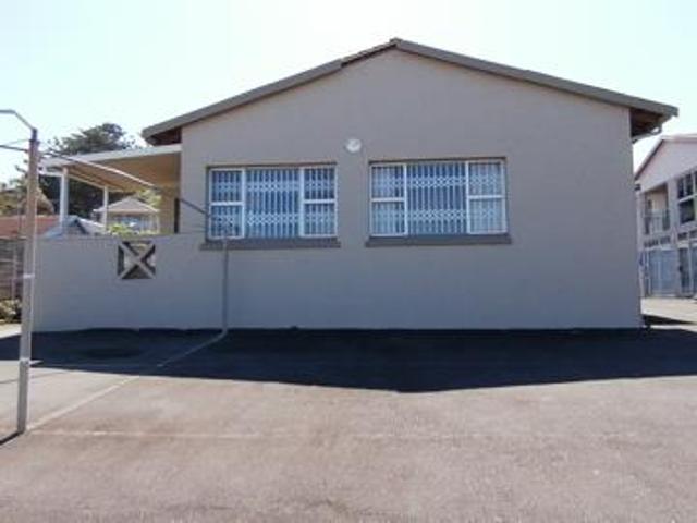 Townhouse for sale in Margate, Hibiscus Coast Local Municipality