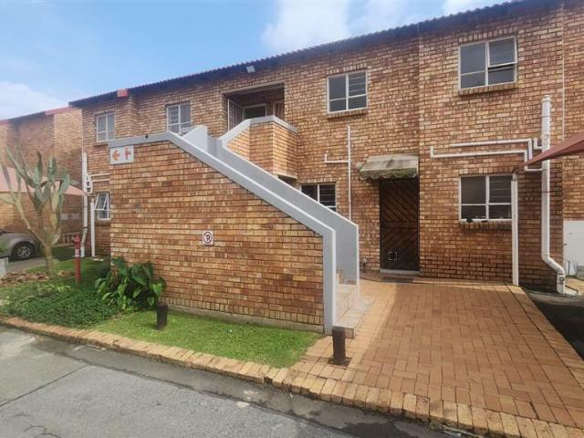 Townhouse for sale in Vosloorus, Gauteng