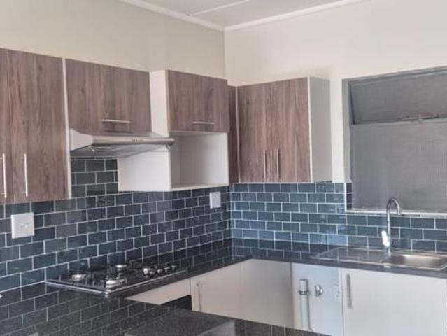 Townhouse for rent in Vosloorus, Gauteng