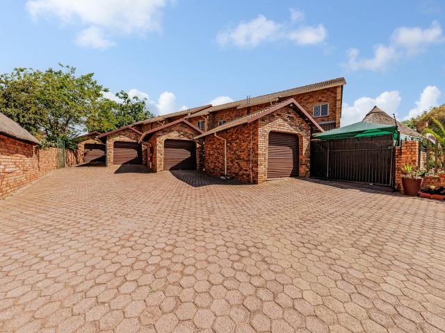 Townhouse for sale in Nooitgedacht, Gauteng