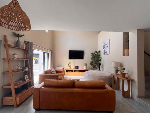 Townhouse for rent in Waterkloof, Gauteng