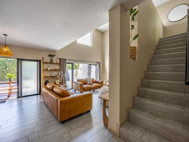 Townhouse for rent in Waterkloof, Gauteng