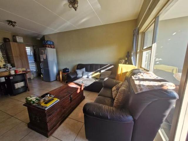 Townhouse for rent in Vosloorus, Gauteng