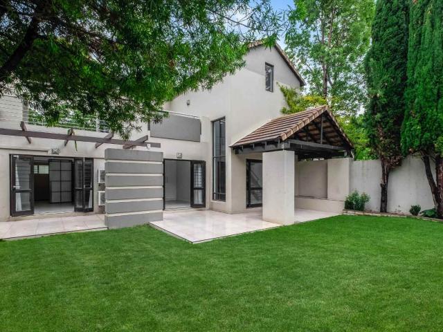 Townhouse for sale in Sandton, City of Johannesburg Metropolitan Municipality