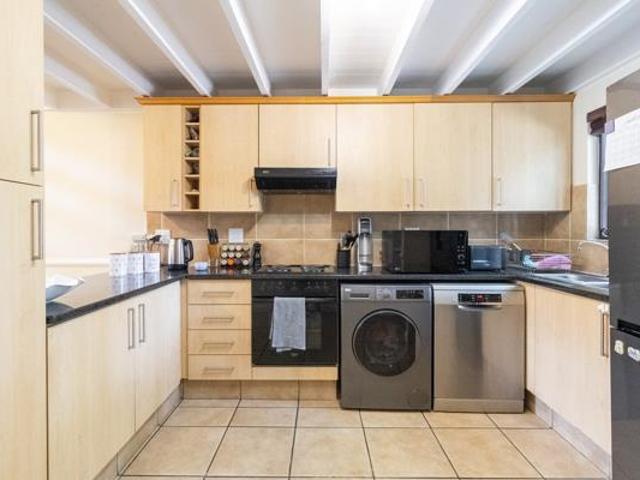 Townhouse for rent in Vosloorus, Gauteng