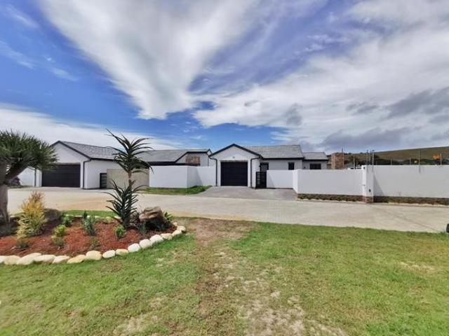 Townhouse for sale in Port Elizabeth, Eastern Cape