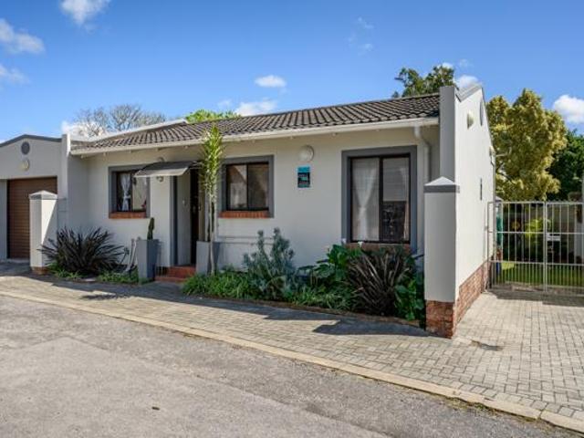 Townhouse for sale in Nelson Mandela Bay Ward 18, Nelson Mandela Bay Metropolitan Municipality