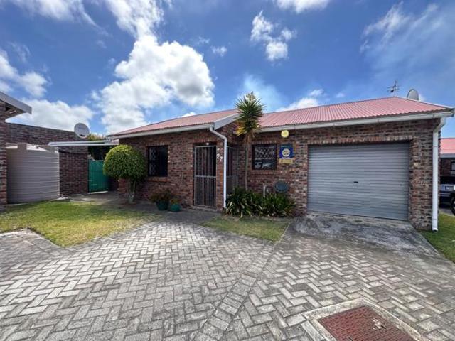 Townhouse for sale in Port Elizabeth, Eastern Cape