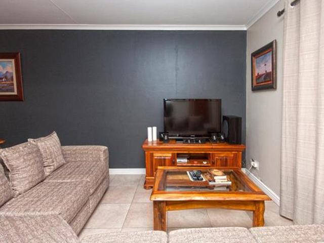 Townhouse for sale in Port Elizabeth, Eastern Cape
