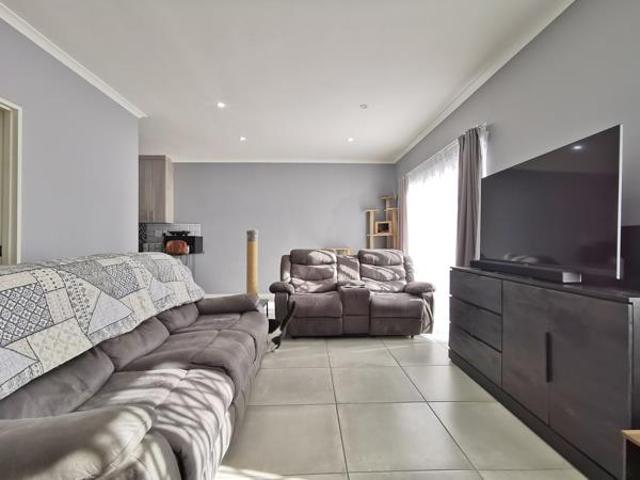 Townhouse for sale in Port Elizabeth, Eastern Cape