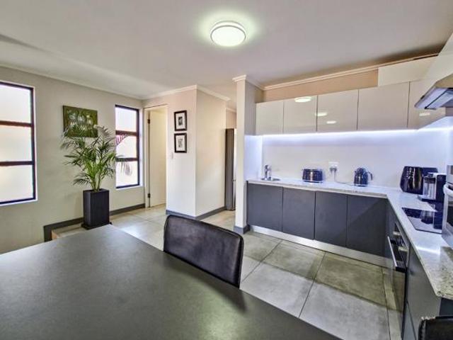 Townhouse for rent in Waterkloof, Gauteng