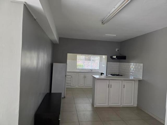 Townhouse for rent in Waterkloof, Gauteng