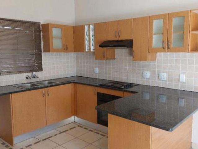 Townhouse for rent in Waterkloof, Gauteng