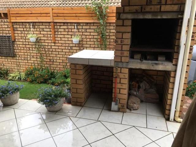 Townhouse for rent in Waterkloof, Gauteng