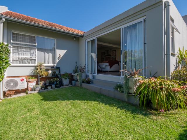 Townhouse for sale in Alexandra, Gauteng
