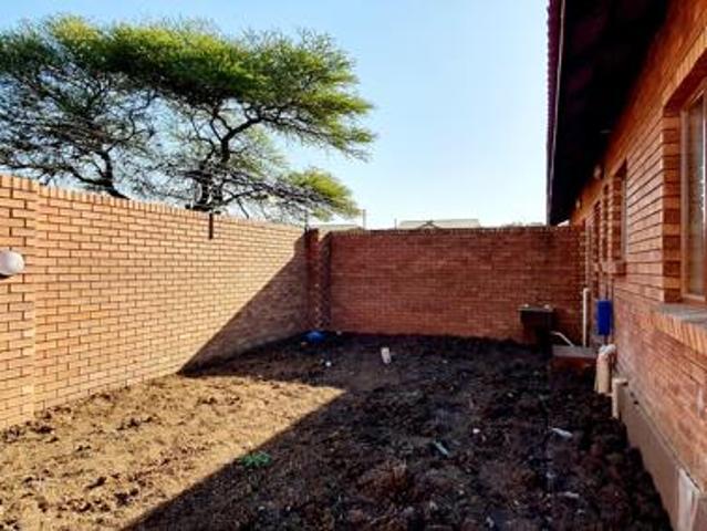 Townhouse for rent in Louis Trichardt, Makhado Local Municipality
