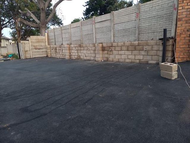 Townhouse for rent in Seaview, Kwazulu-natal