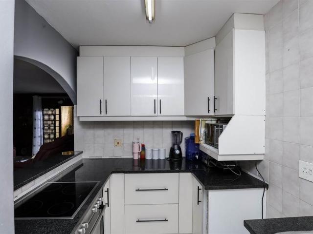 Townhouse for sale in Seaview, Kwazulu-natal