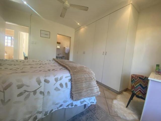 Townhouse for sale in Margate, Hibiscus Coast Local Municipality