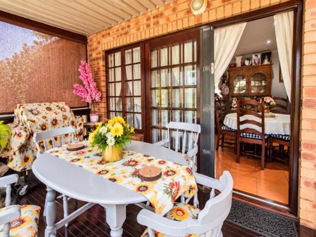 Townhouse for sale in Margate, Hibiscus Coast Local Municipality
