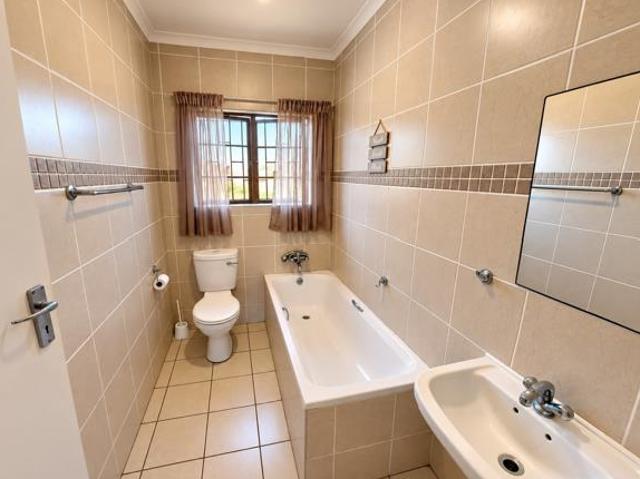 Townhouse for sale in Margate, Hibiscus Coast Local Municipality
