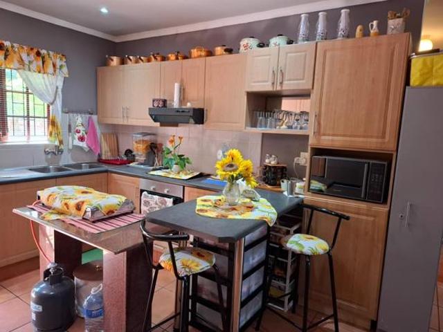 Townhouse for sale in Margate, Hibiscus Coast Local Municipality