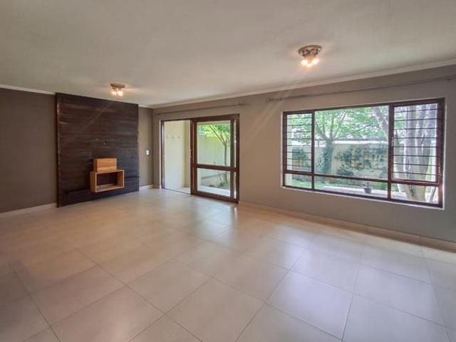 Townhouse for rent in Vosloorus, Gauteng