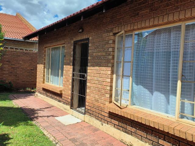 Townhouse for sale in Bronkhorstspruit, Gauteng