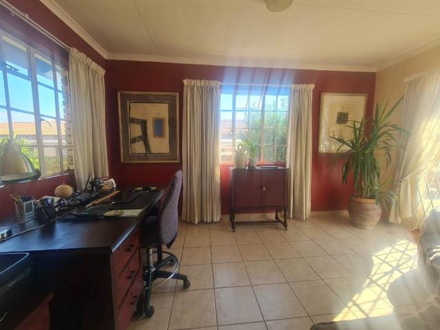 Townhouse for sale in Dr Kenneth Kaunda, North West