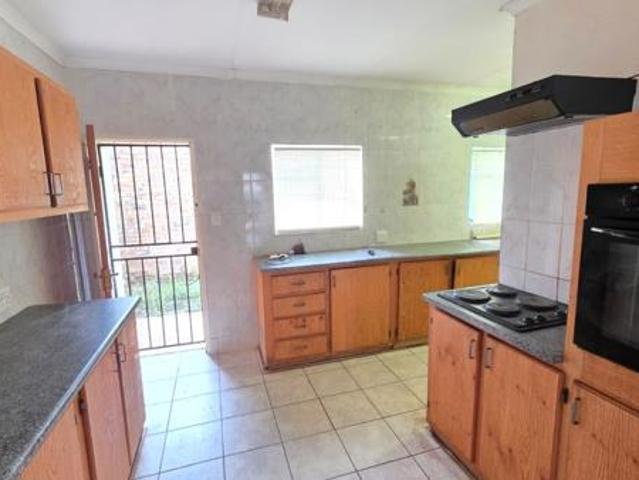 Townhouse for sale in Dr Kenneth Kaunda, North West