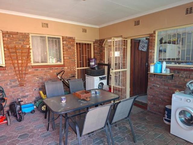Townhouse for rent in Dr Kenneth Kaunda, North West